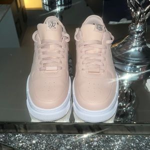 Nike womens Air Force one pixel